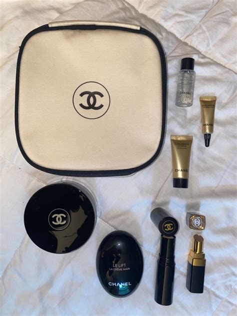 chanel mini make up pouch